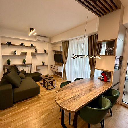 Downtown Riverside Apartments سكوبجي المظهر الخارجي الصورة