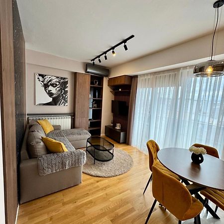 Downtown Riverside Apartments سكوبجي المظهر الخارجي الصورة