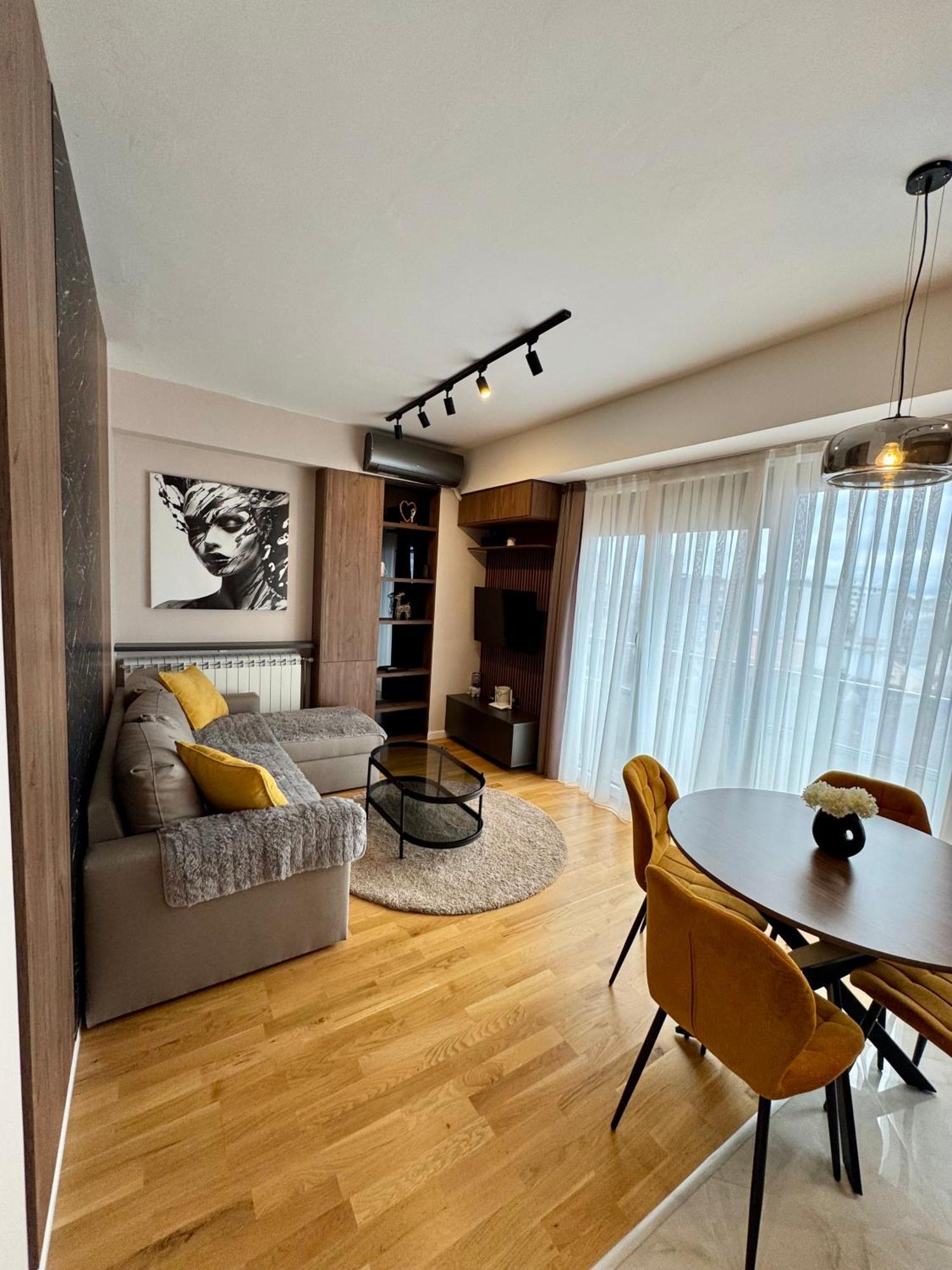 Downtown Riverside Apartments سكوبجي المظهر الخارجي الصورة