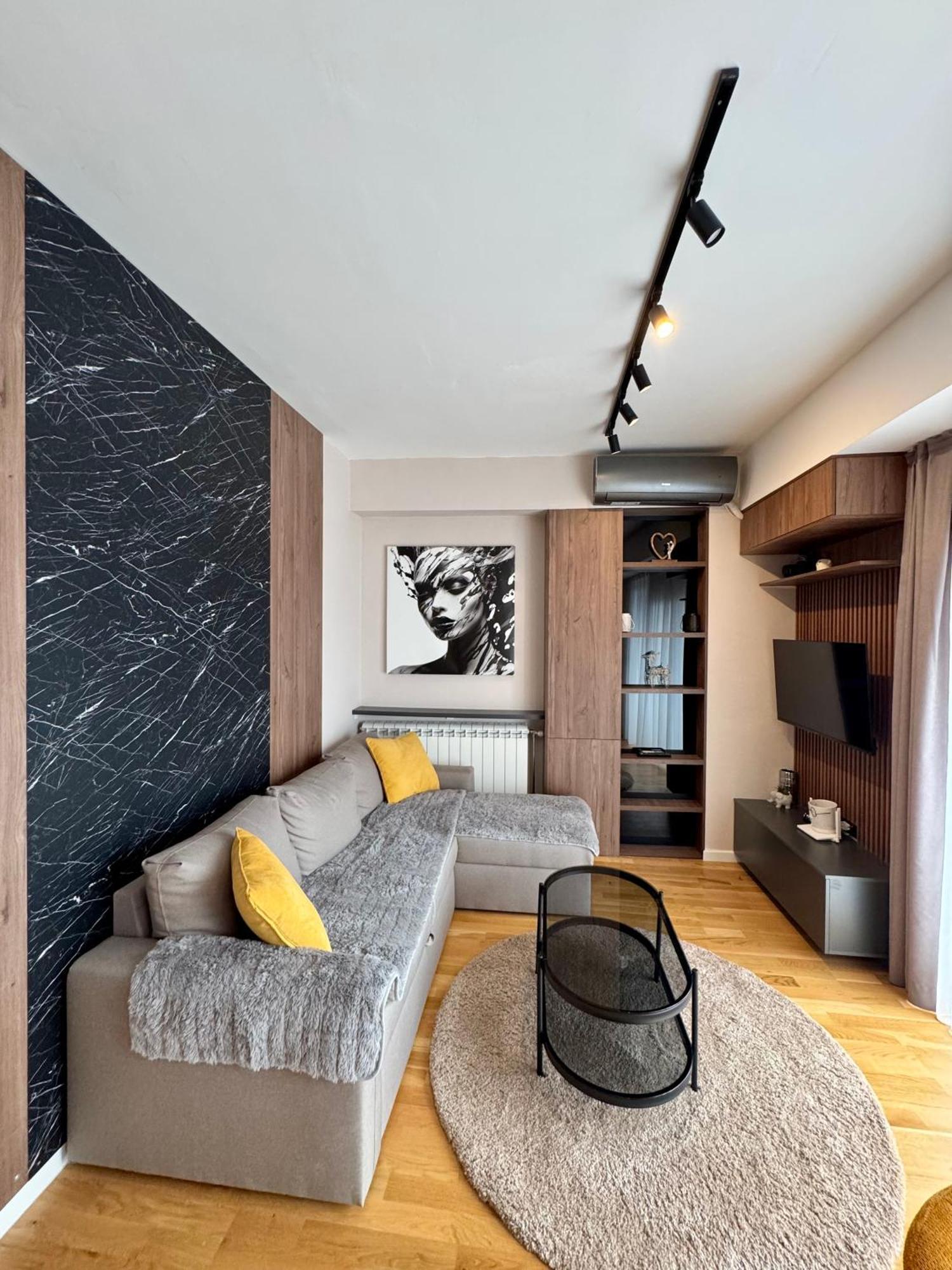 Downtown Riverside Apartments سكوبجي المظهر الخارجي الصورة