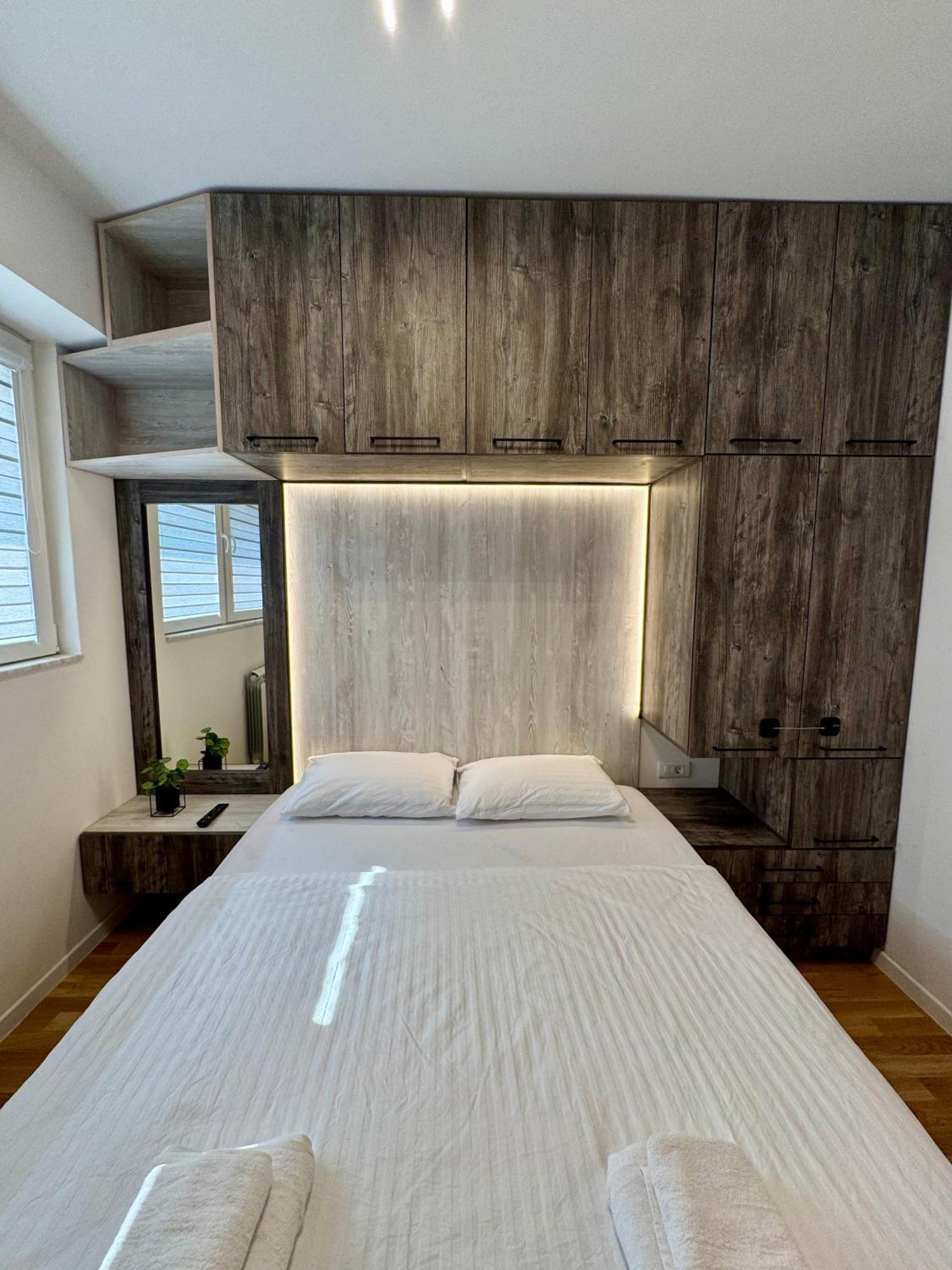Downtown Riverside Apartments سكوبجي المظهر الخارجي الصورة