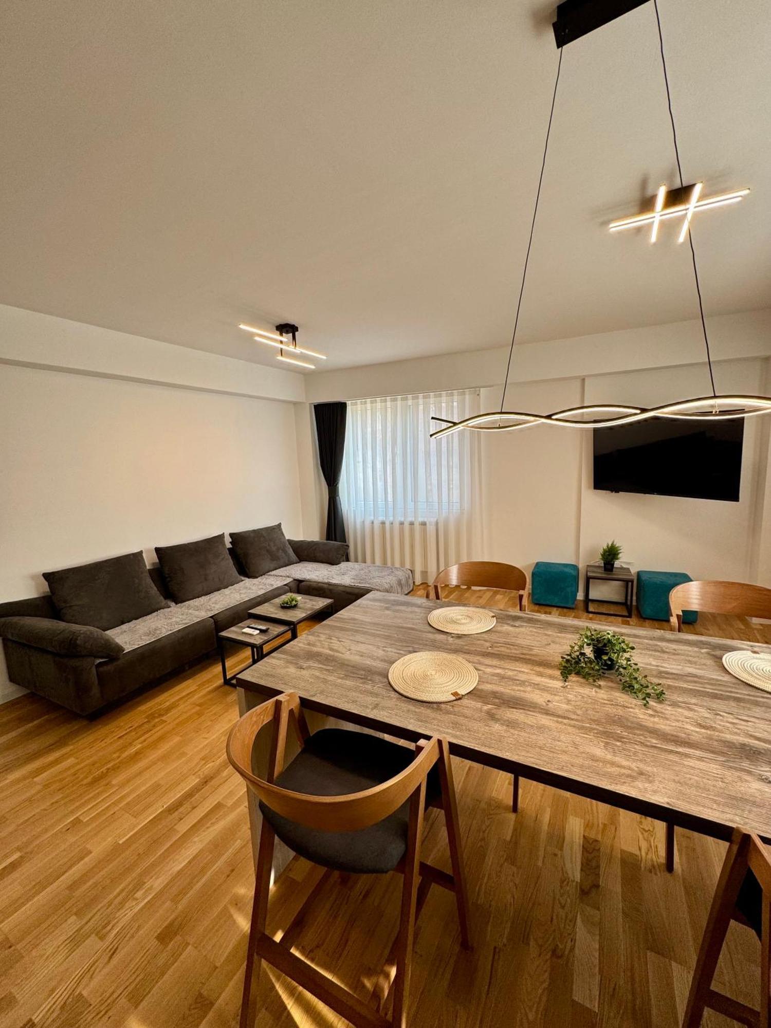 Downtown Riverside Apartments سكوبجي المظهر الخارجي الصورة