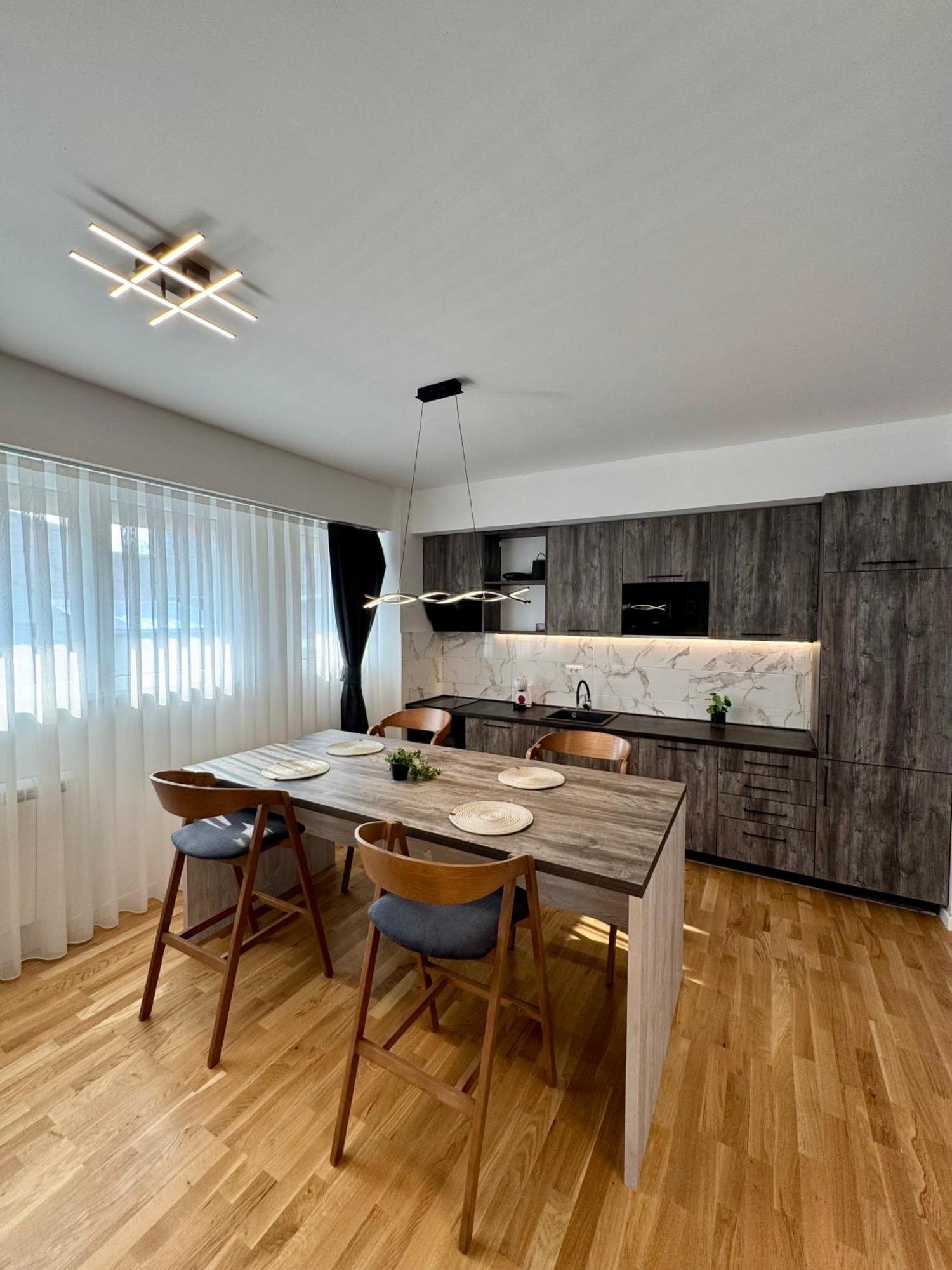 Downtown Riverside Apartments سكوبجي المظهر الخارجي الصورة